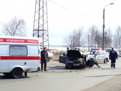 ДТП_на_въезде_на_ягринский_мост_Северодвинска_1_мая_2009