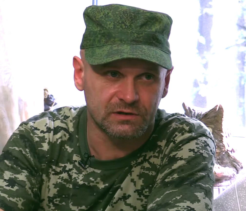 Aleksey_Mozgovoy_discusses_military_matters,_Aug_7,_2014