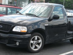 Ford-F150-SVT-Lightning