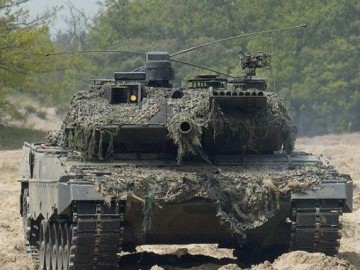 Holland_Leopard_2A6_02
