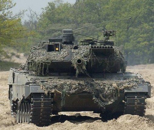 Holland_Leopard_2A6_02