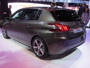 1280px-Peugeot_308-Mk2_Rear