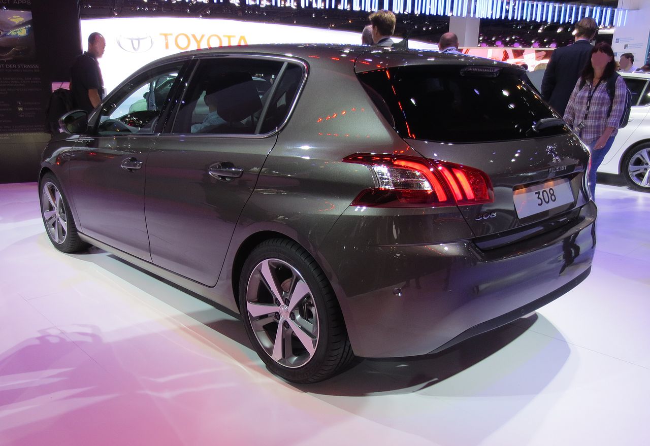 1280px-Peugeot_308-Mk2_Rear