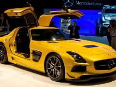 Mercedes_Benz_AMG_SLS_Black