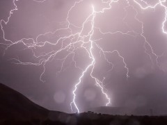 lightning-399853_640