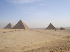 pyramids-685189_640