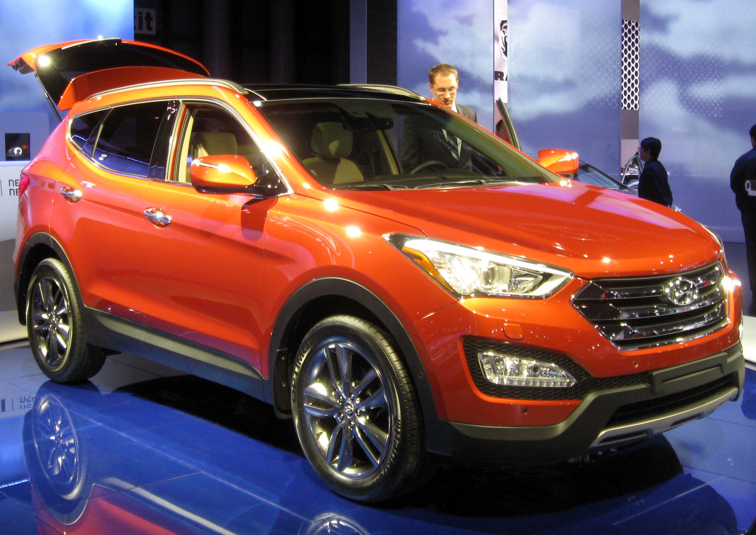 2013_Hyundai_Santa_Fe_Sport_--_2012_NYIAS