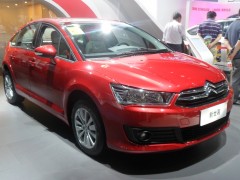 Citroën_C-Quatre_hatch_facelift_Auto_Chongqing_2012-06-07