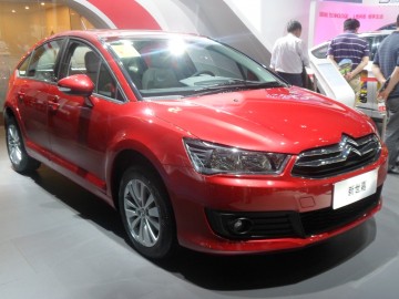 Citroën_C-Quatre_hatch_facelift_Auto_Chongqing_2012-06-07
