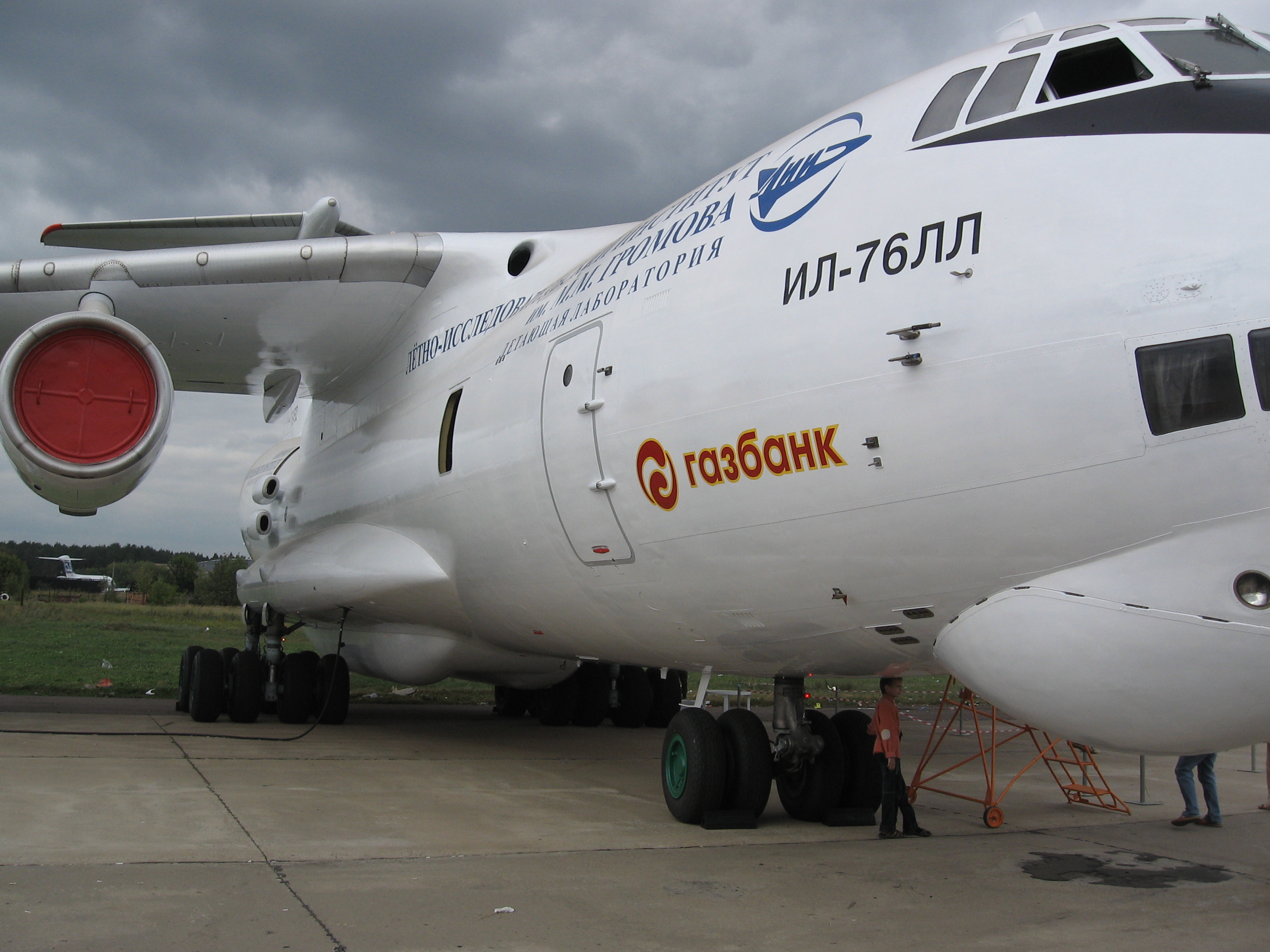 Il76-ll