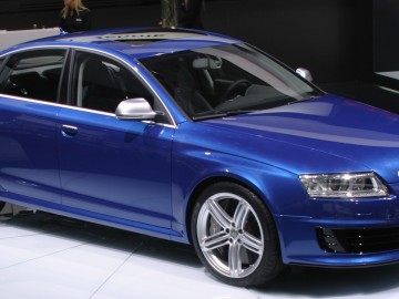 Audi_RS6_sedan_typ4F_world_premiere_front