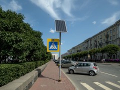 Crosswalk_with_solar_battery_SPB