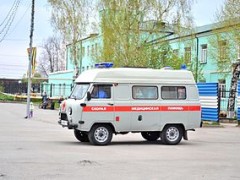 Скорая_помощь_дежурит_у
