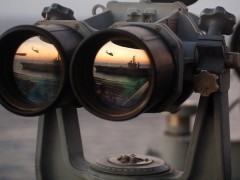 binoculars-67535_640